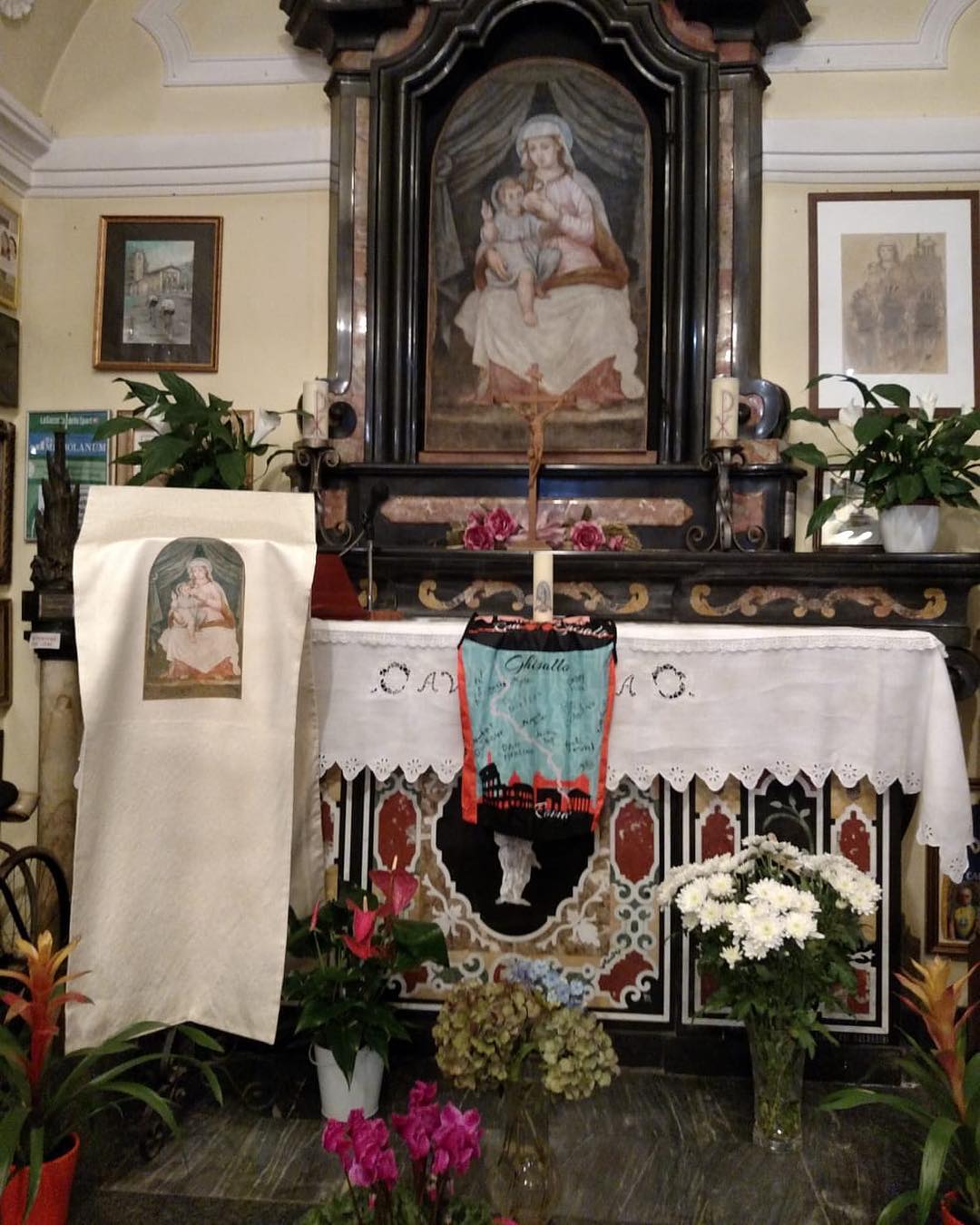 Cyclists at the bike chapel - Bike It Bellagio