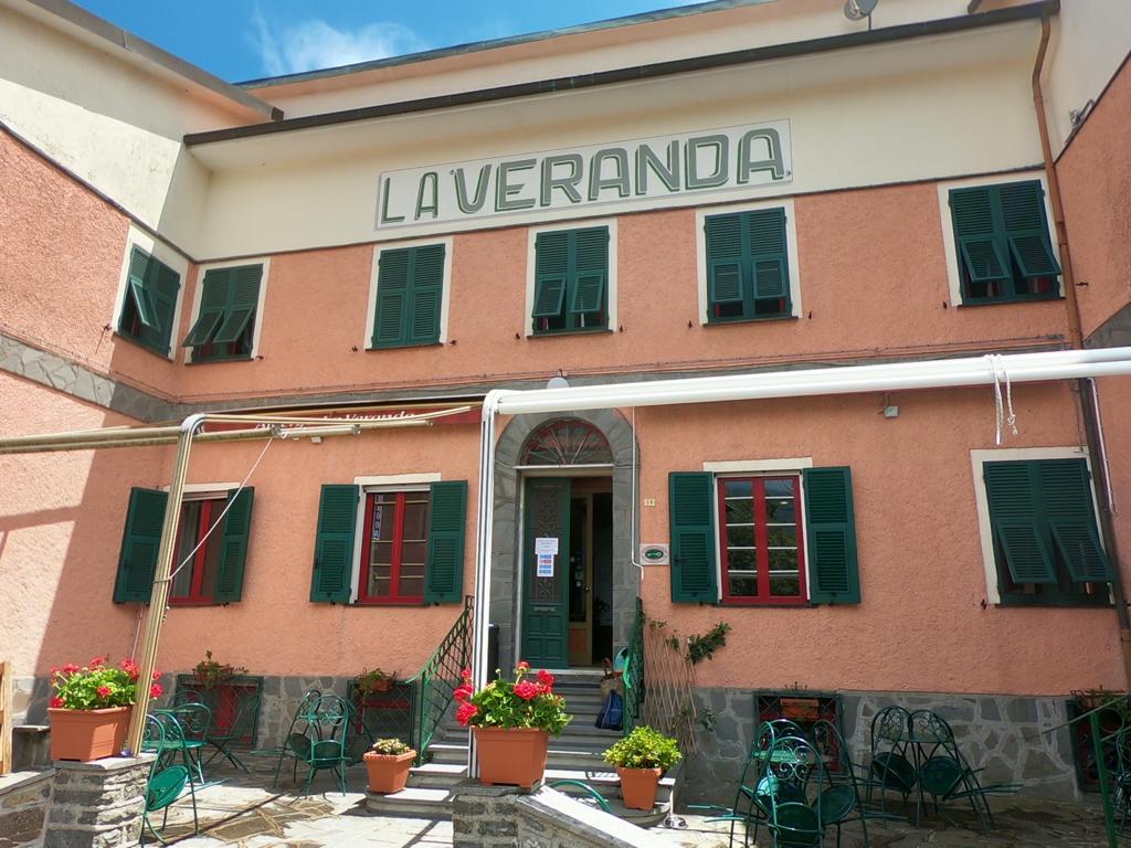 Tavarone Cyclists on the Coast - Bike It Bellagio Tavarone Cyclists on the Coast - Bike It Bellagio