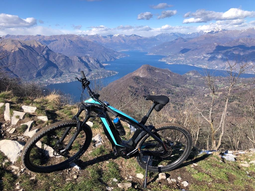 Monte San Primo: Reach the Peak!