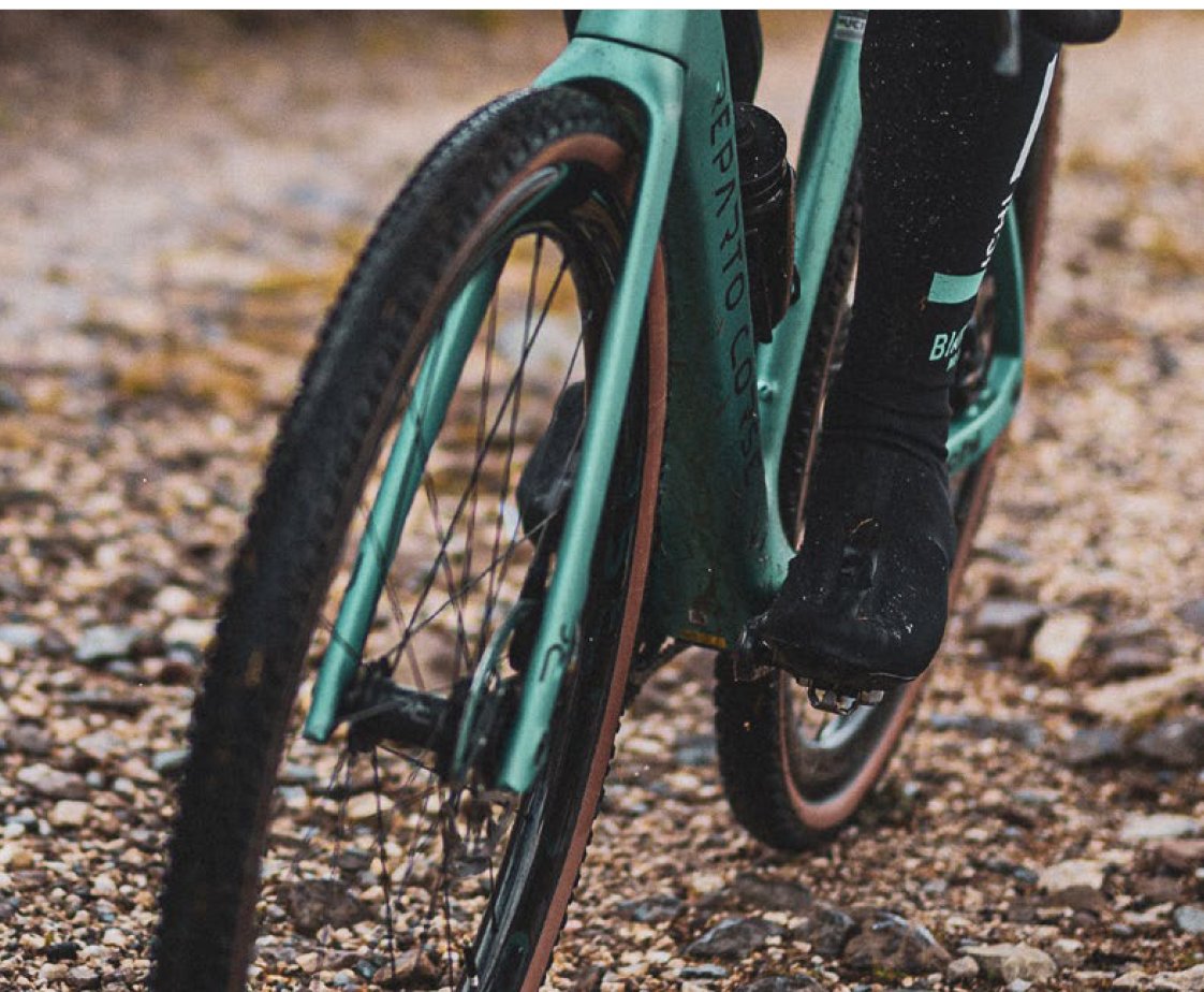 Gravel bike on Lake Como trails