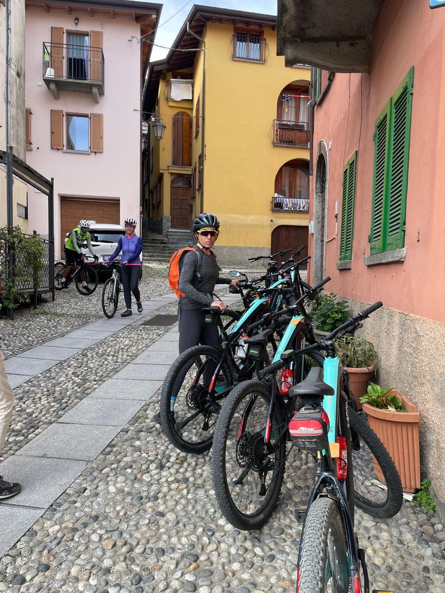 Cyclists in Bellagio Street