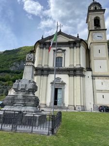 Lake Como's Greenway by Bike